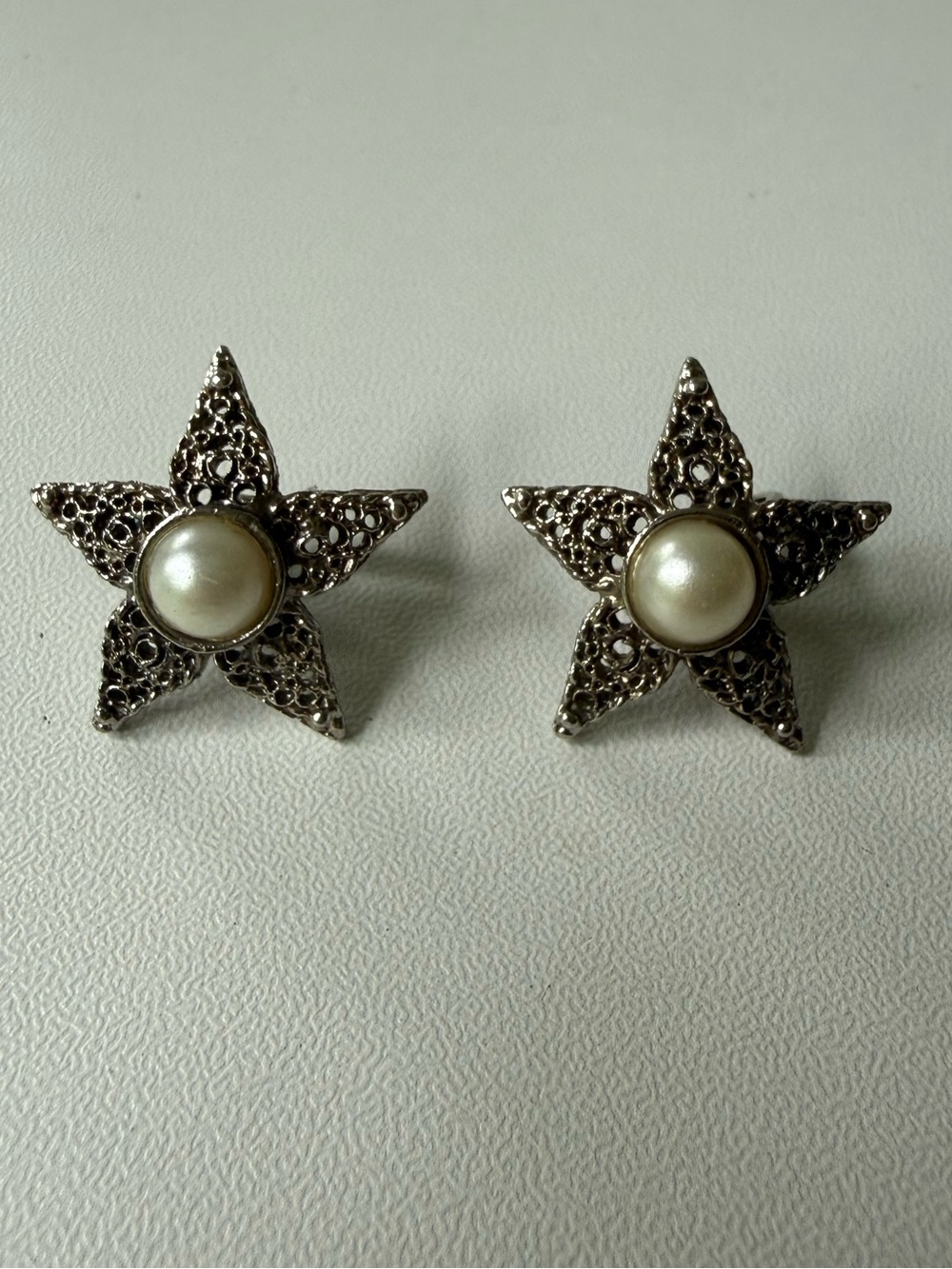 Pearl Center Star Filigree Stud Earrings - Silver